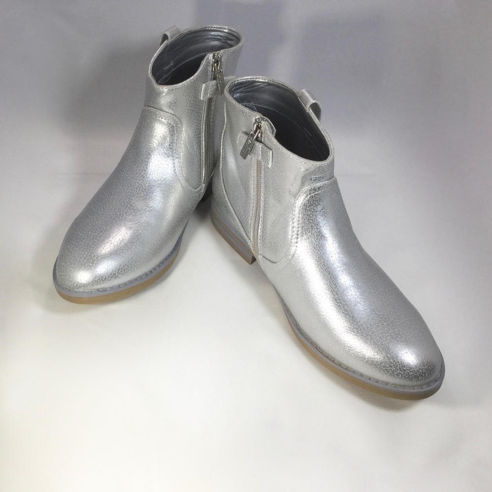 Kenneth Cole Reaction Big Kids Wild Bunch size 5.5